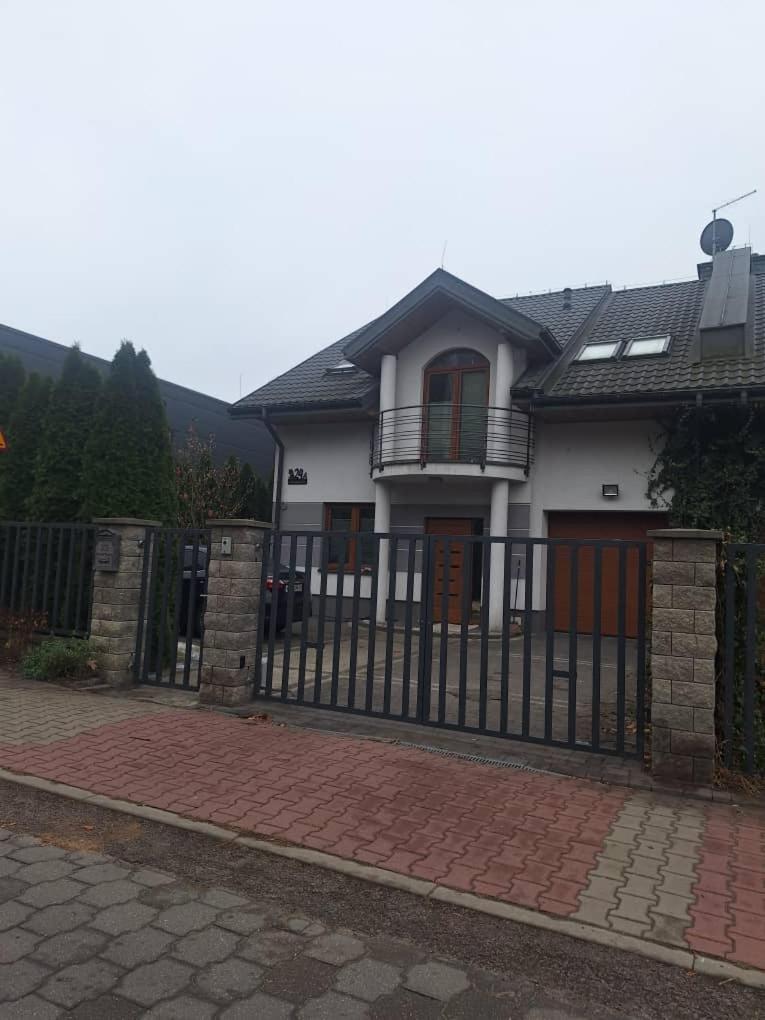 Villa Varzob Varsavia Esterno foto