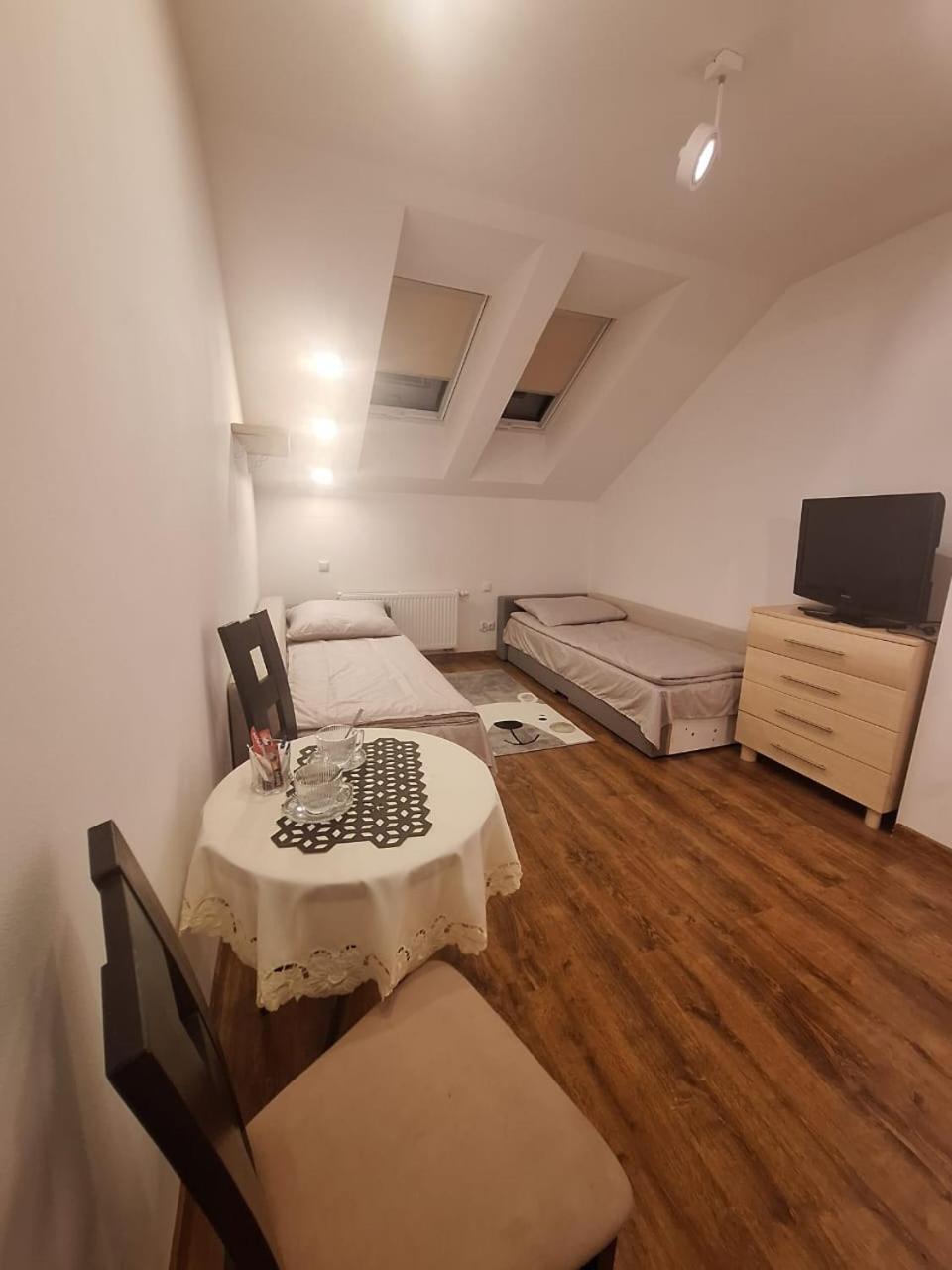 Villa Varzob Varsavia Esterno foto