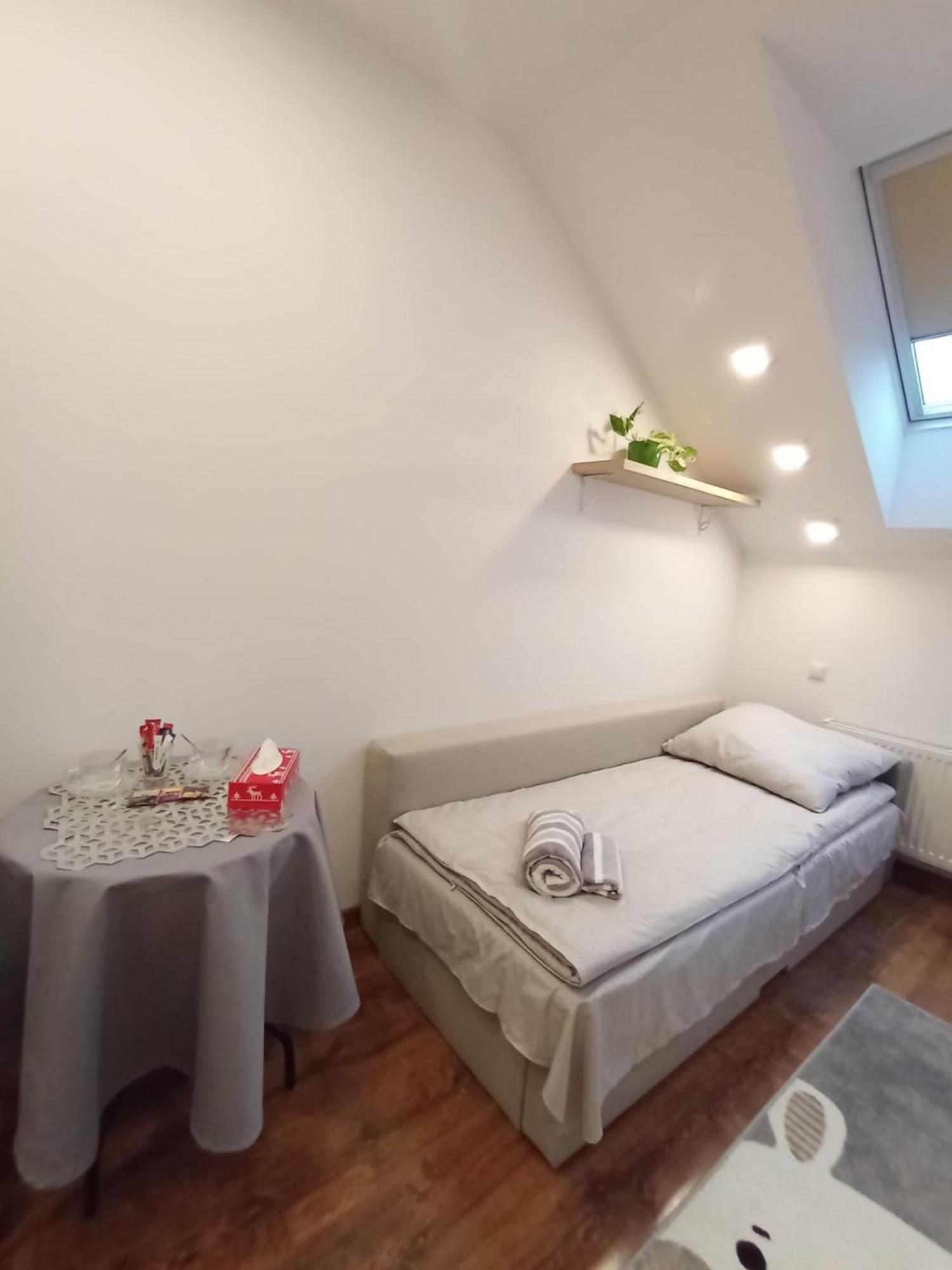 Villa Varzob Varsavia Esterno foto