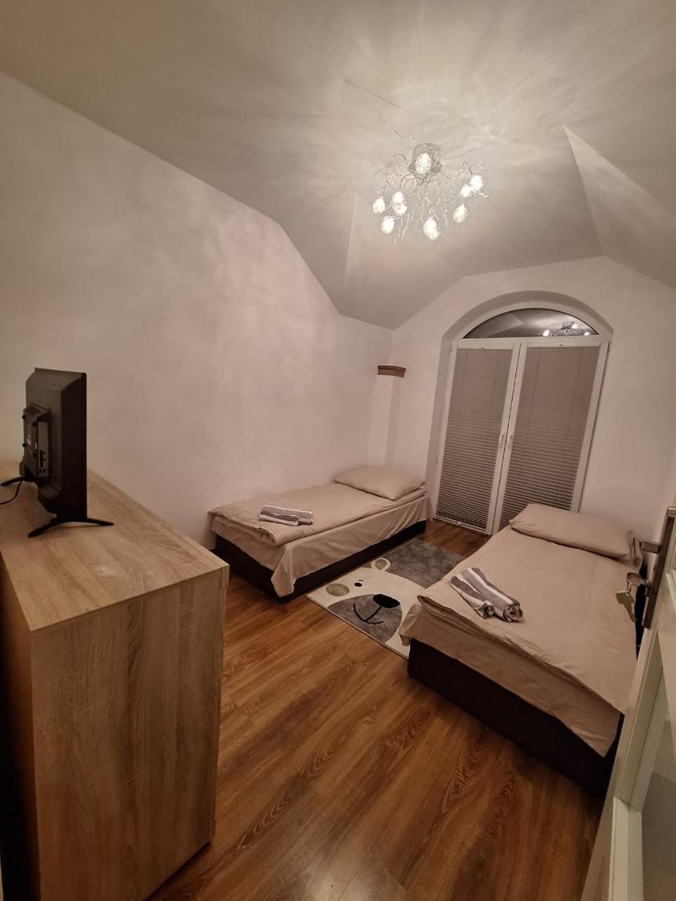 Villa Varzob Varsavia Esterno foto